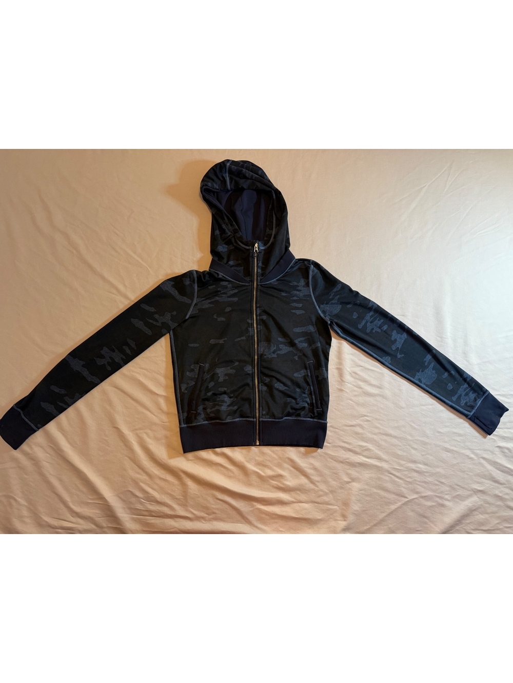 Women’s Lululemon Namasker Blue Camo Jacket With Hood Size 6